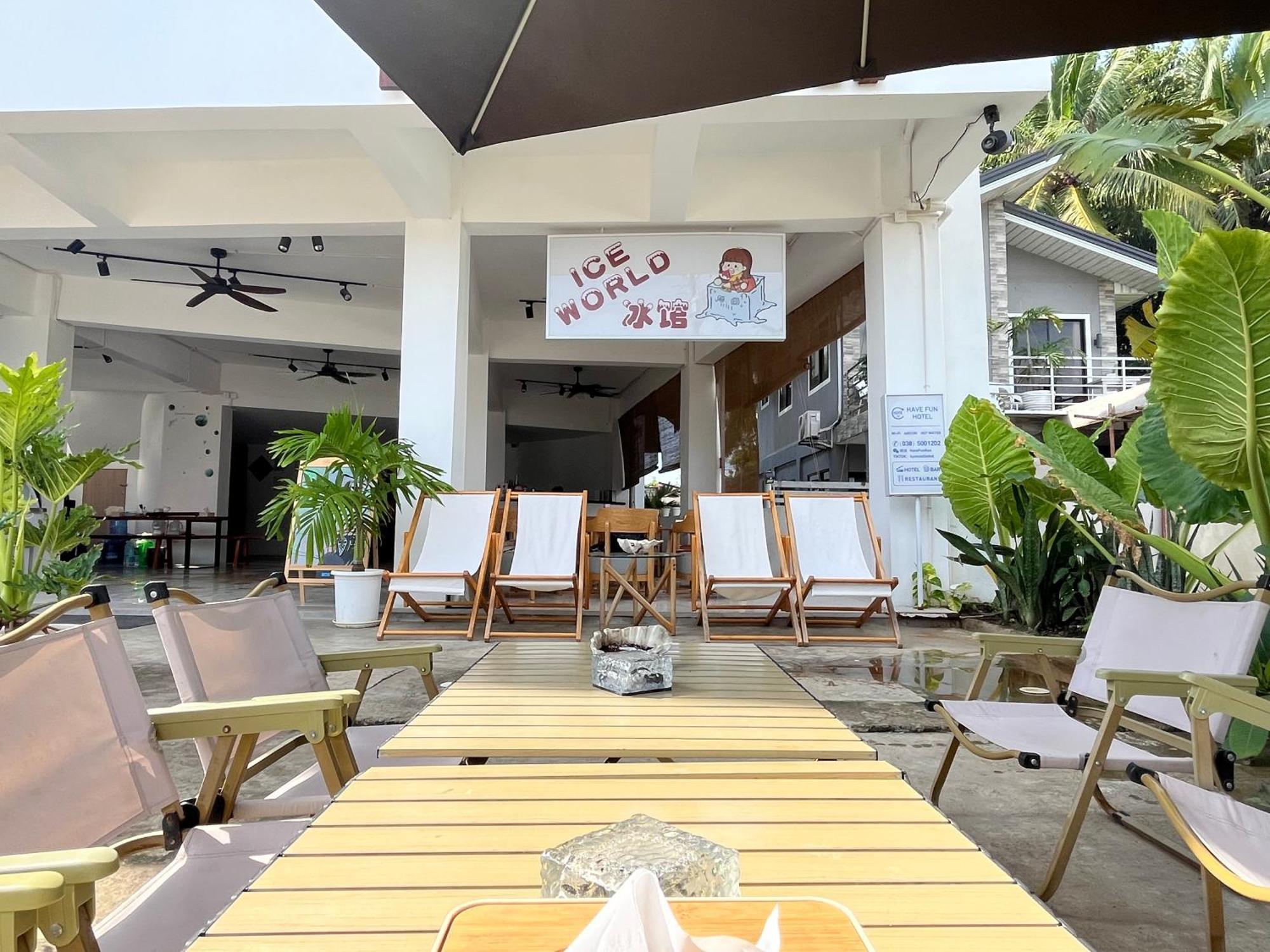 Fun Hotel Panglao City Exterior foto