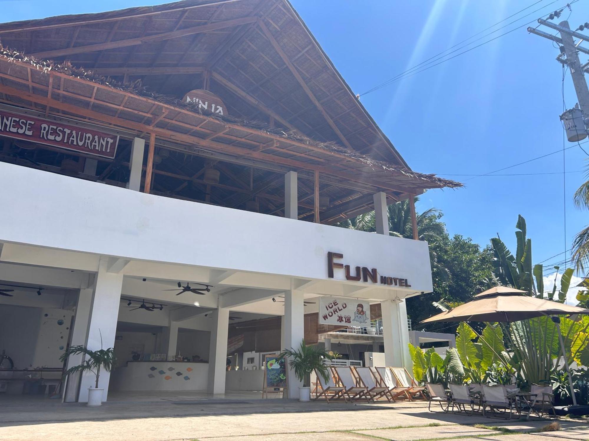 Fun Hotel Panglao City Exterior foto