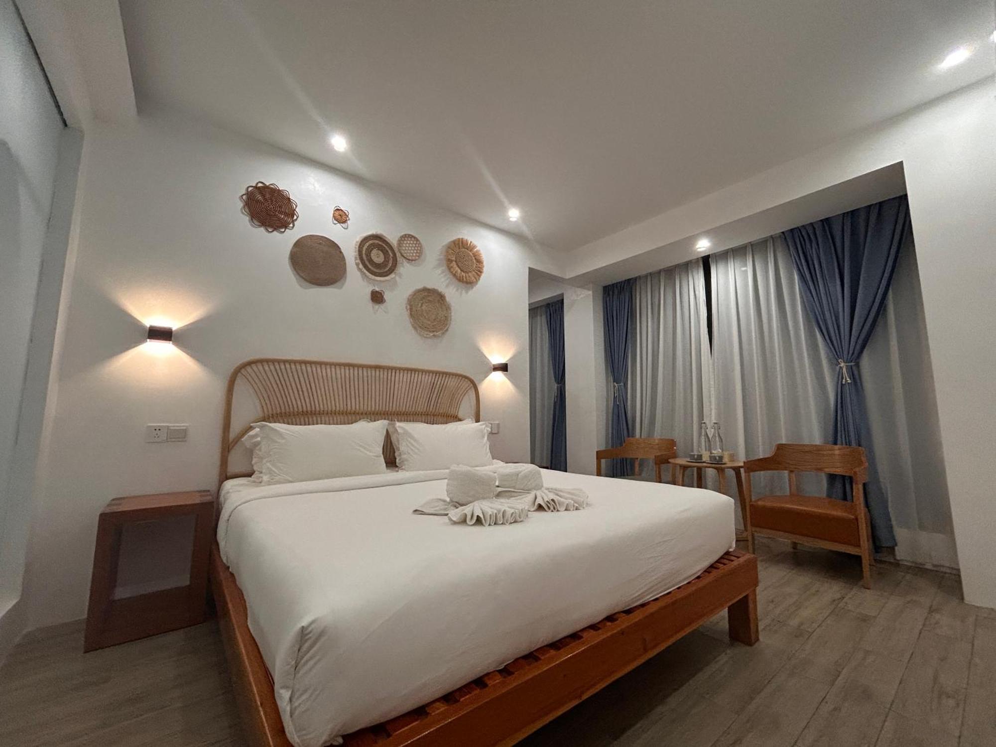 Fun Hotel Panglao City Exterior foto
