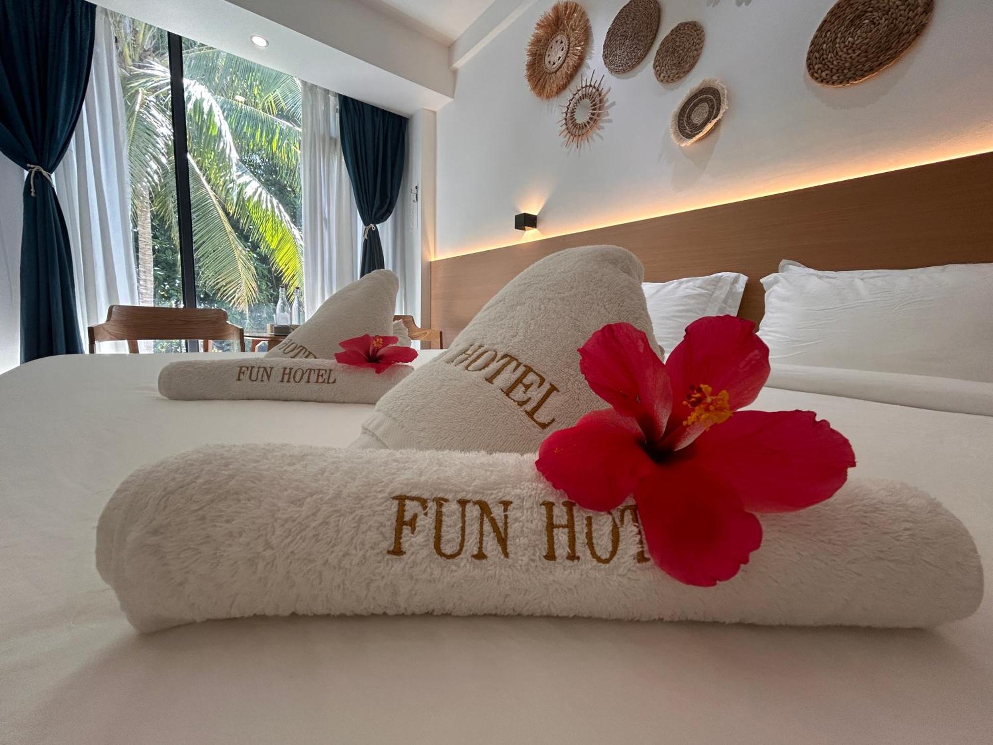 Fun Hotel Panglao City Exterior foto