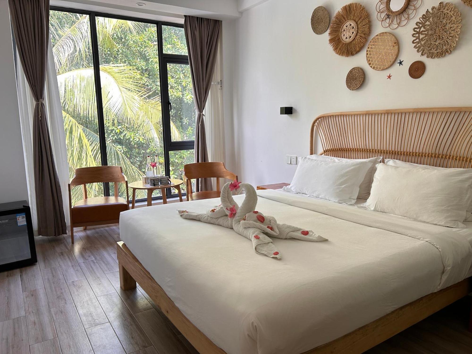 Fun Hotel Panglao City Exterior foto
